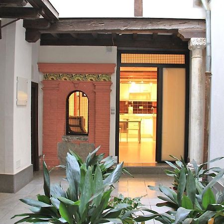 Apartamentos Inside Alhacaba Granada Szoba fotó