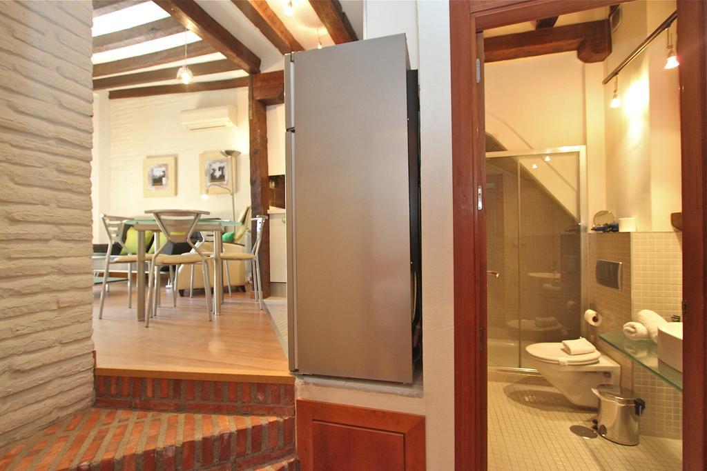 Apartamentos Inside Alhacaba Granada Szoba fotó