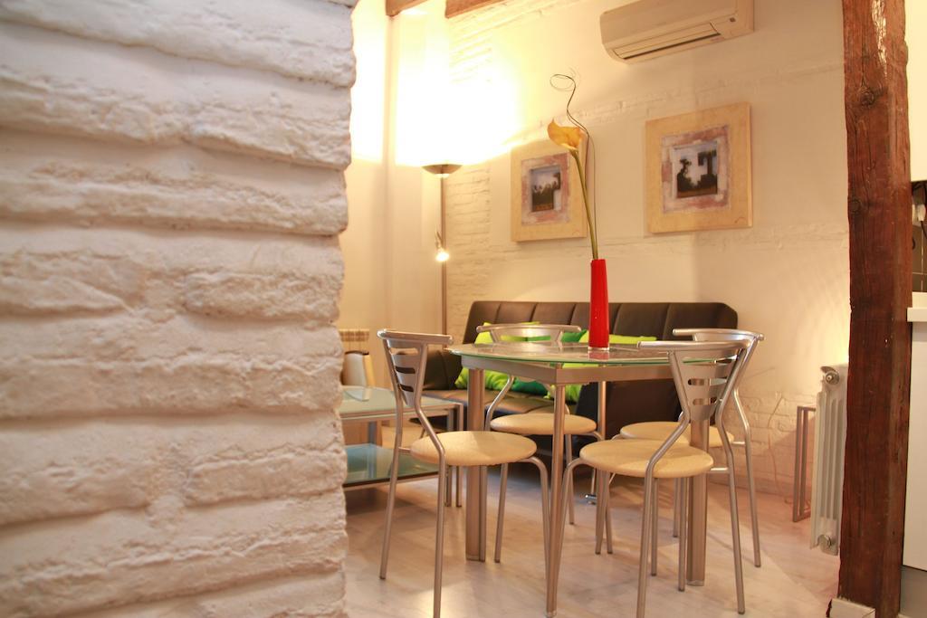 Apartamentos Inside Alhacaba Granada Szoba fotó