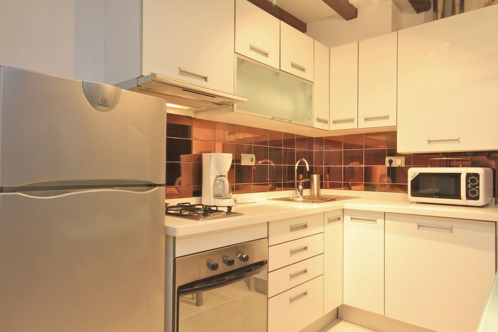 Apartamentos Inside Alhacaba Granada Szoba fotó